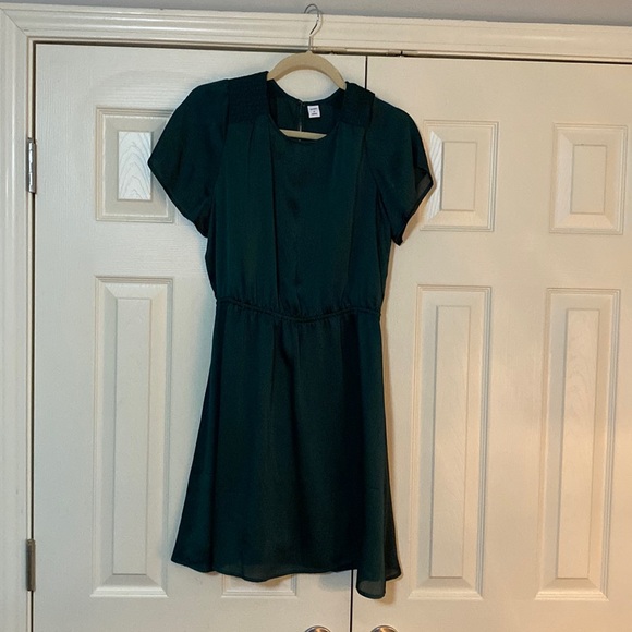 Old Navy Dresses & Skirts - Beautiful dark green Old Navy dress